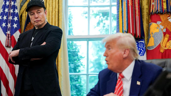 Viral memes and tweets reacting to Trump-Musk fight.